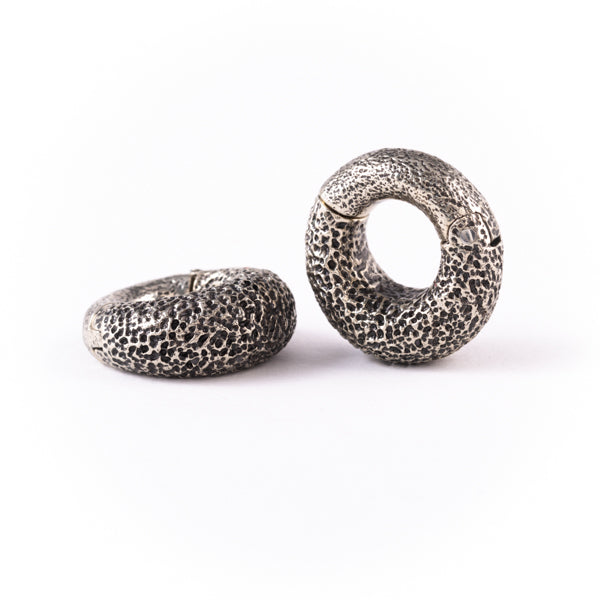 White brass clicker ear weights - Textured Infinity