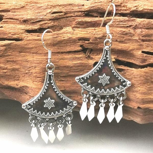 Silver Fan Hook Earrings With Dangling Daggers