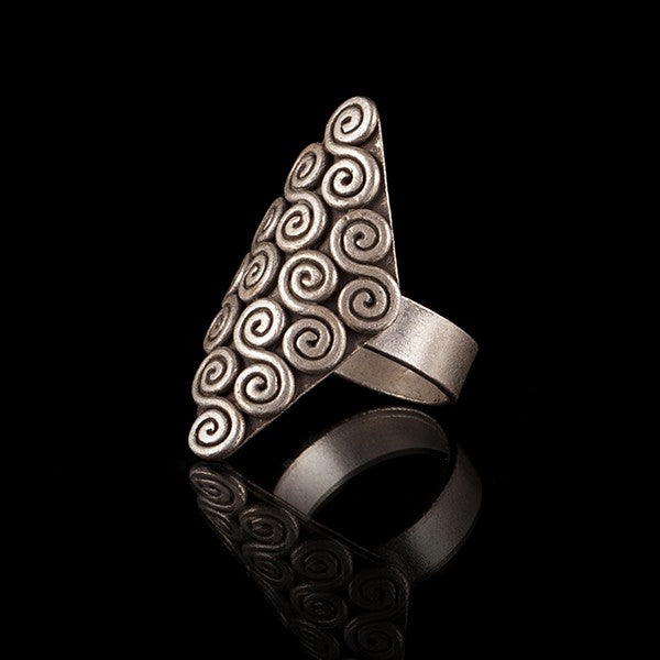 Diamond Shaped Silver Ring With Swirl Detail
