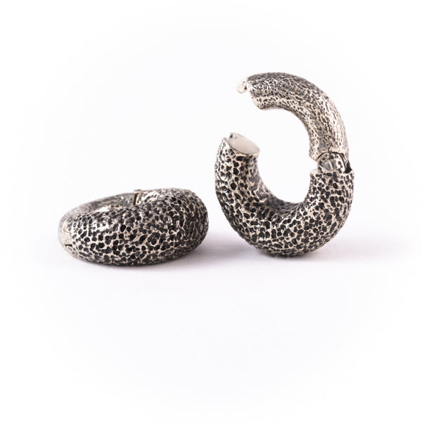 White brass clicker ear weights - Textured Infinity