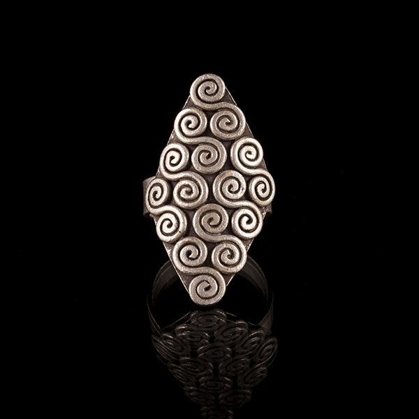 Diamond Shaped Silver Ring With Swirl Detail